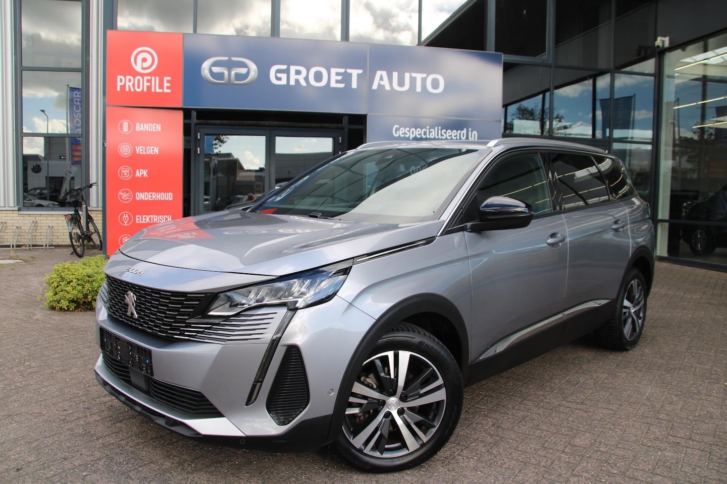 Peugeot 5008 - 1.2 PureTech 130pk Allure Pack Automaat 7-zits Navi Carplay Camera PDC V+A - AutoWereld.nl
