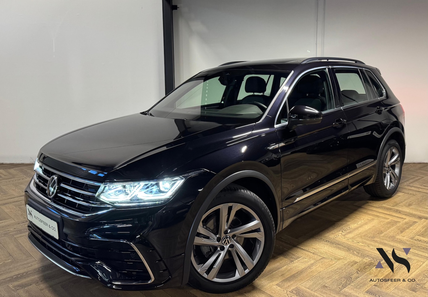 Volkswagen Tiguan - 1.5 TSI R-Line PANO KEYLESS VOL' - AutoWereld.nl