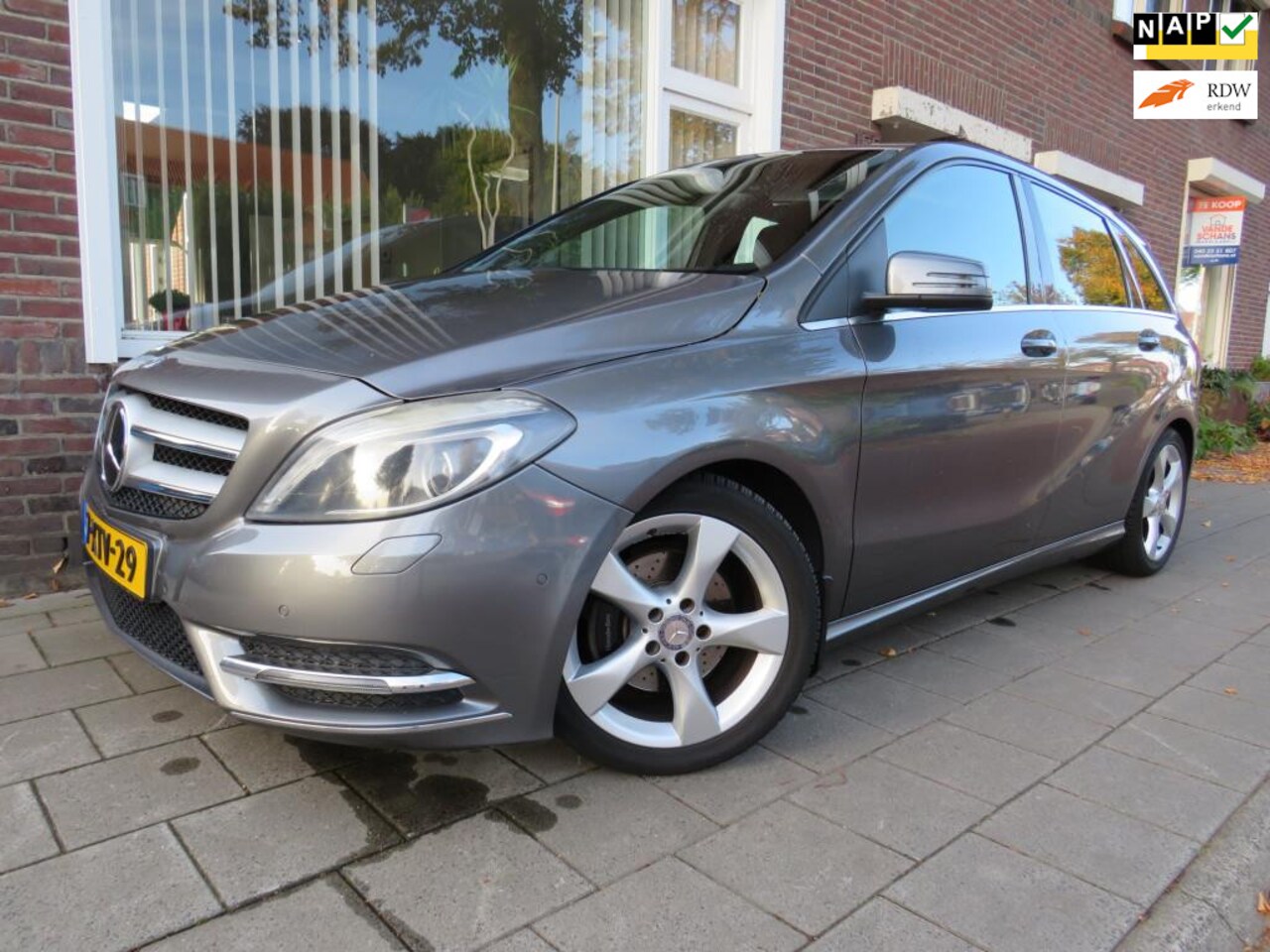 Mercedes-Benz B-klasse - 180 Ambition Automaat Clima Cruise Contr. Xenon - AutoWereld.nl
