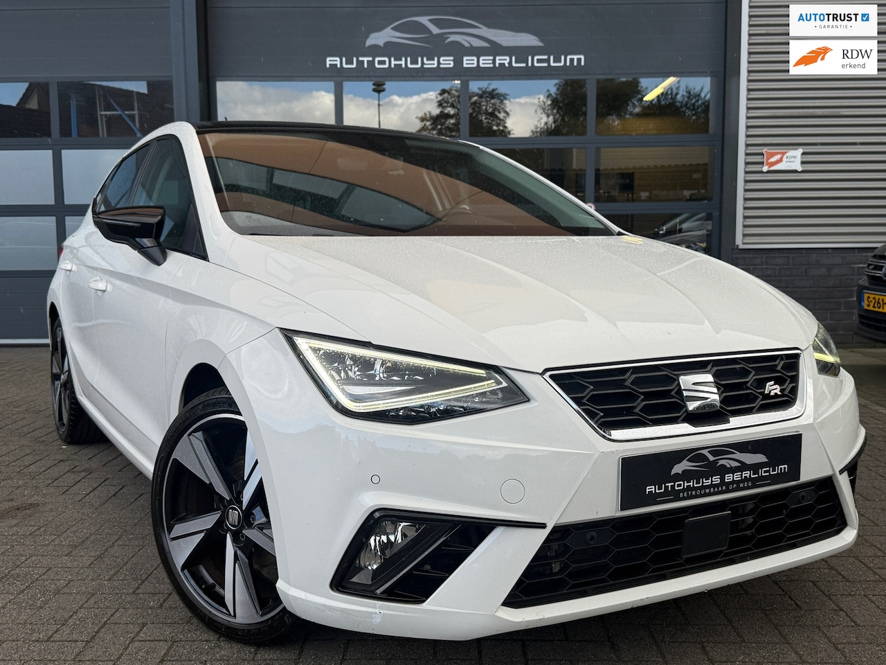 SEAT Ibiza - 1.0 TSI FR Pano Navi Clima Cruise Keyless - AutoWereld.nl