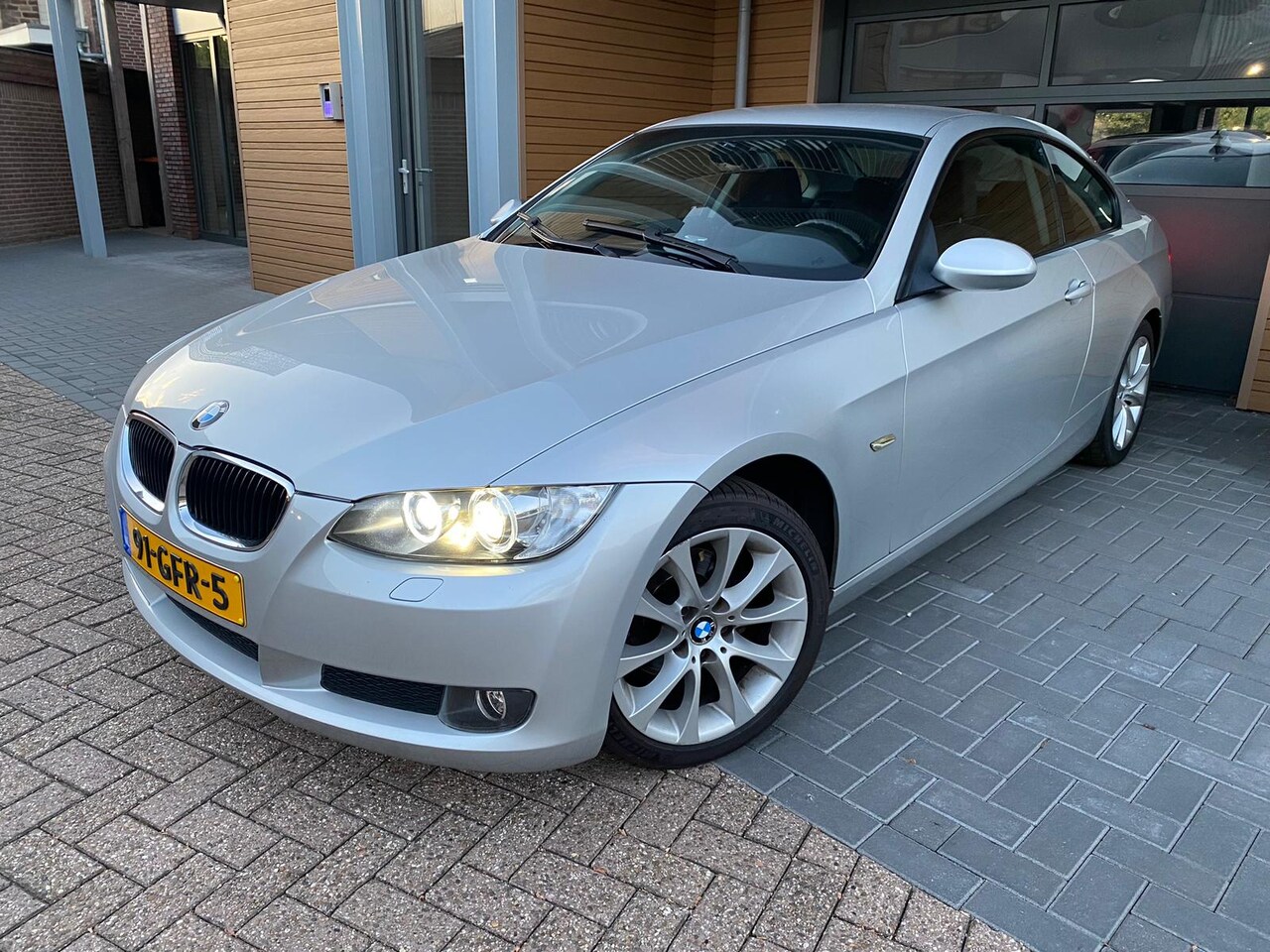 BMW 3-serie Coupé - 320i Executive | Xenon | Navi | Clima | Cruise - AutoWereld.nl