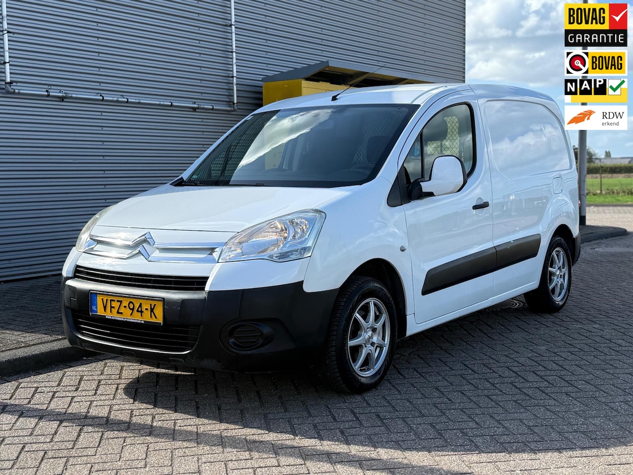 Citroën Berlingo - 1.6i 500 Benzine 3-Zits Electr Pakket Lm-Velgen Nw APK - AutoWereld.nl
