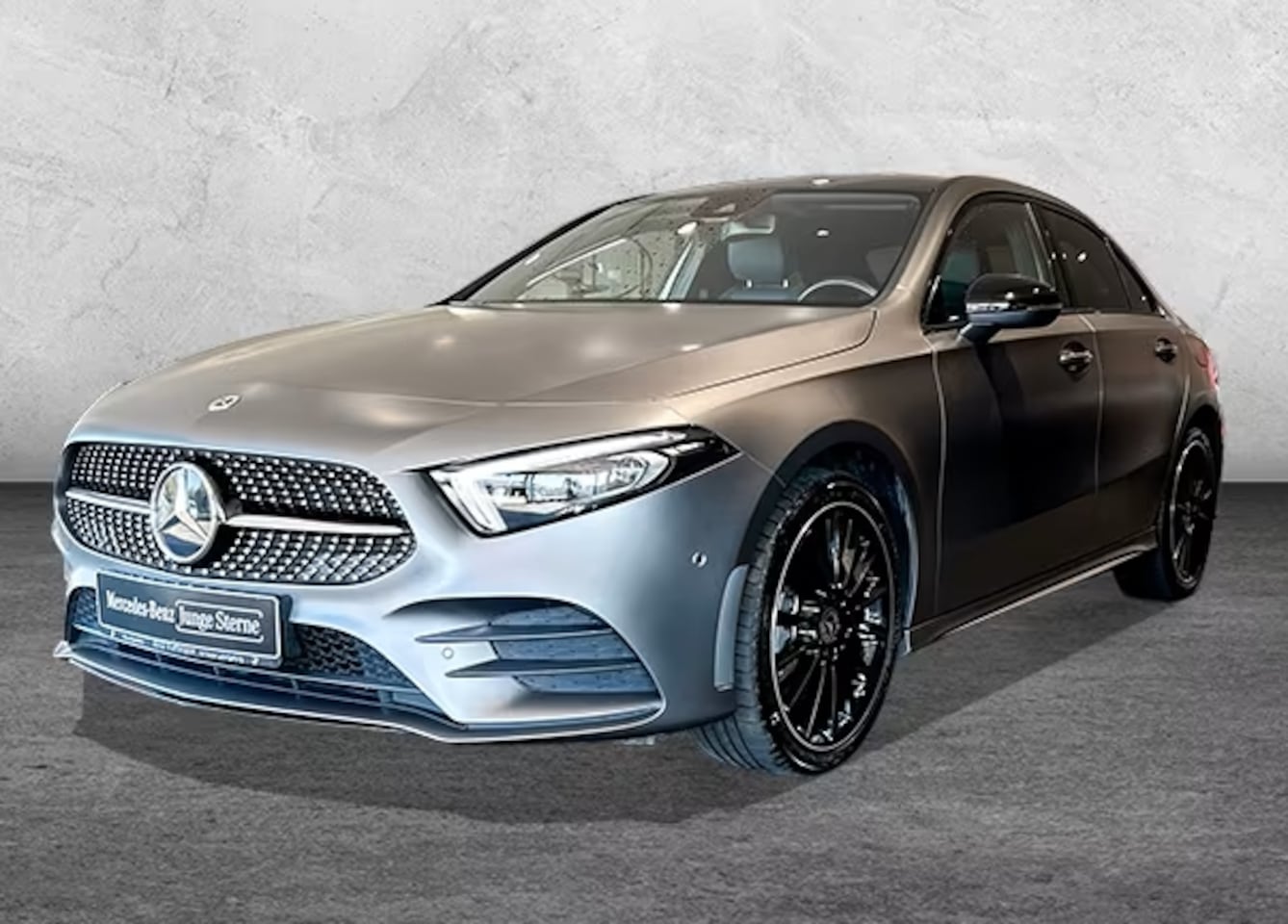 Mercedes-Benz A-klasse - 250 e AMG ** LED, MBUX+, MAGNO GRAU, PANORAMA, 19-inch LMV, NIGHT, DODE HOEK ** 1e EIG - U - AutoWereld.nl
