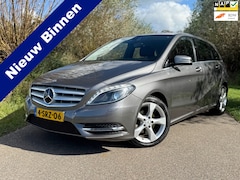 Mercedes-Benz B-klasse - 180 Ambition / Automaat / Leder / Trekhaak / LM Velgen / Navigatie / Cruise Control