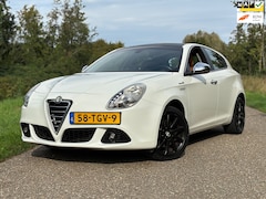 Alfa Romeo Giulietta - 1.4 T Distinctive Aut/Leder/Pdc/17''