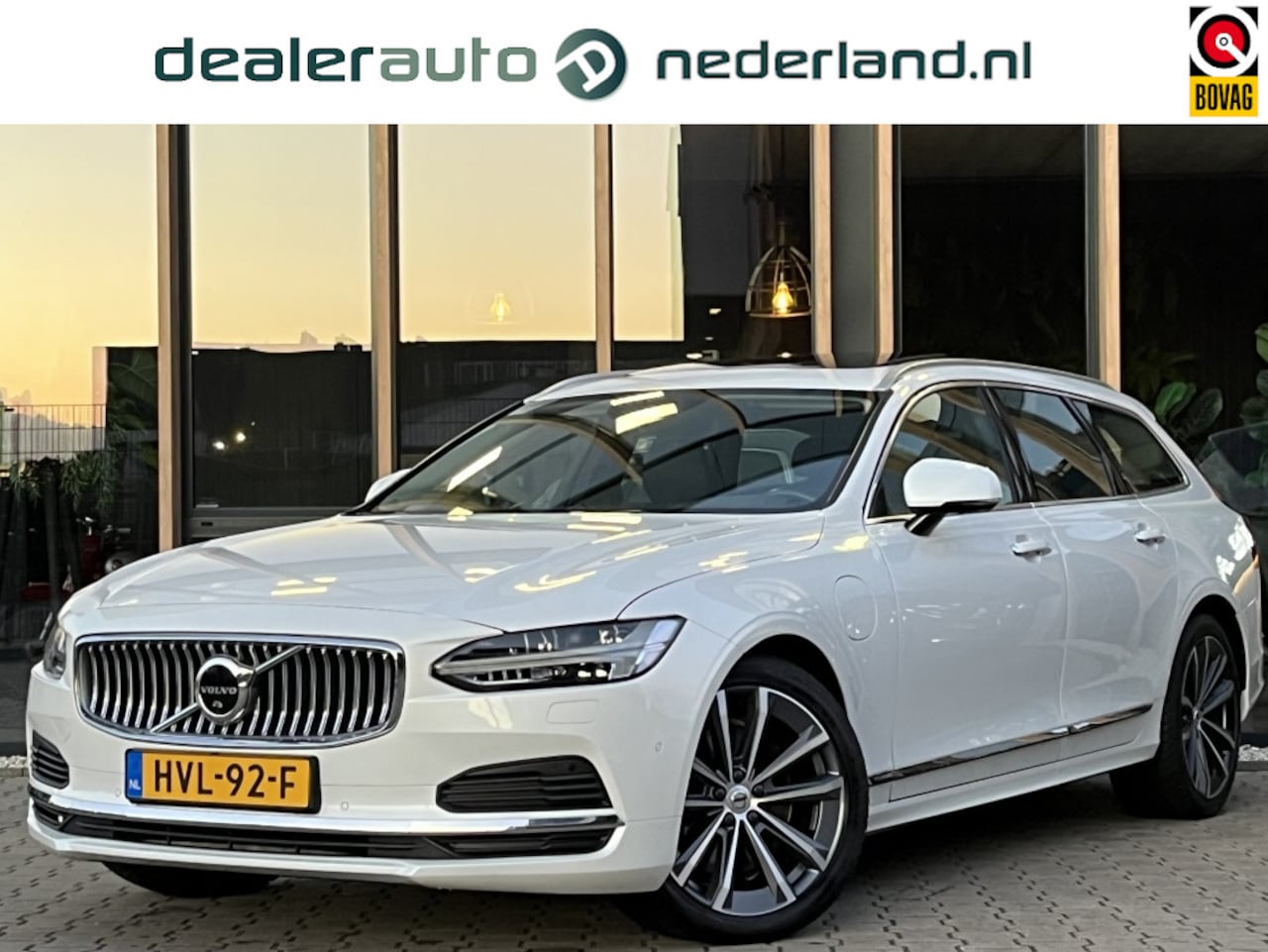 Volvo V90 - 2.0 T8 AWD Inscription | Pano | Head-up | - AutoWereld.nl