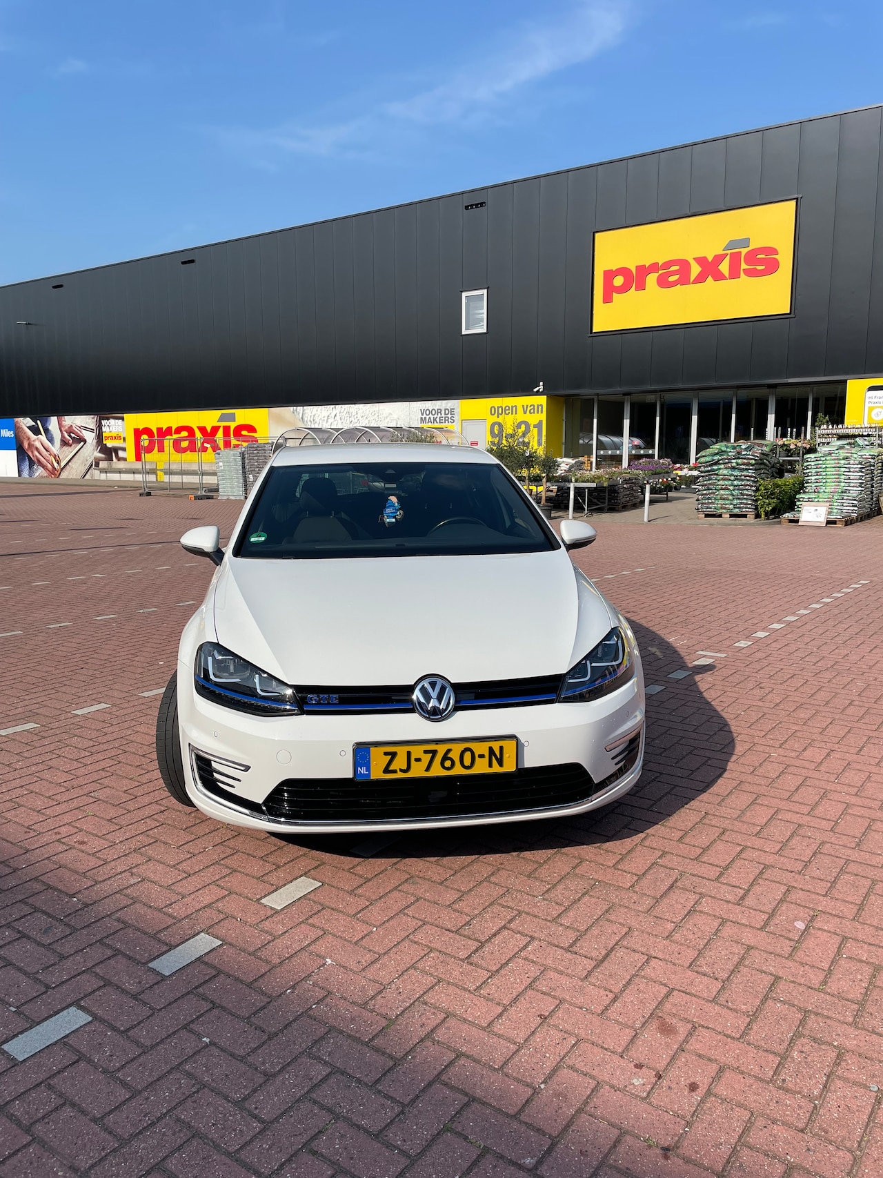 Volkswagen Golf - 1.4 TSI GTE Connected Series - AutoWereld.nl