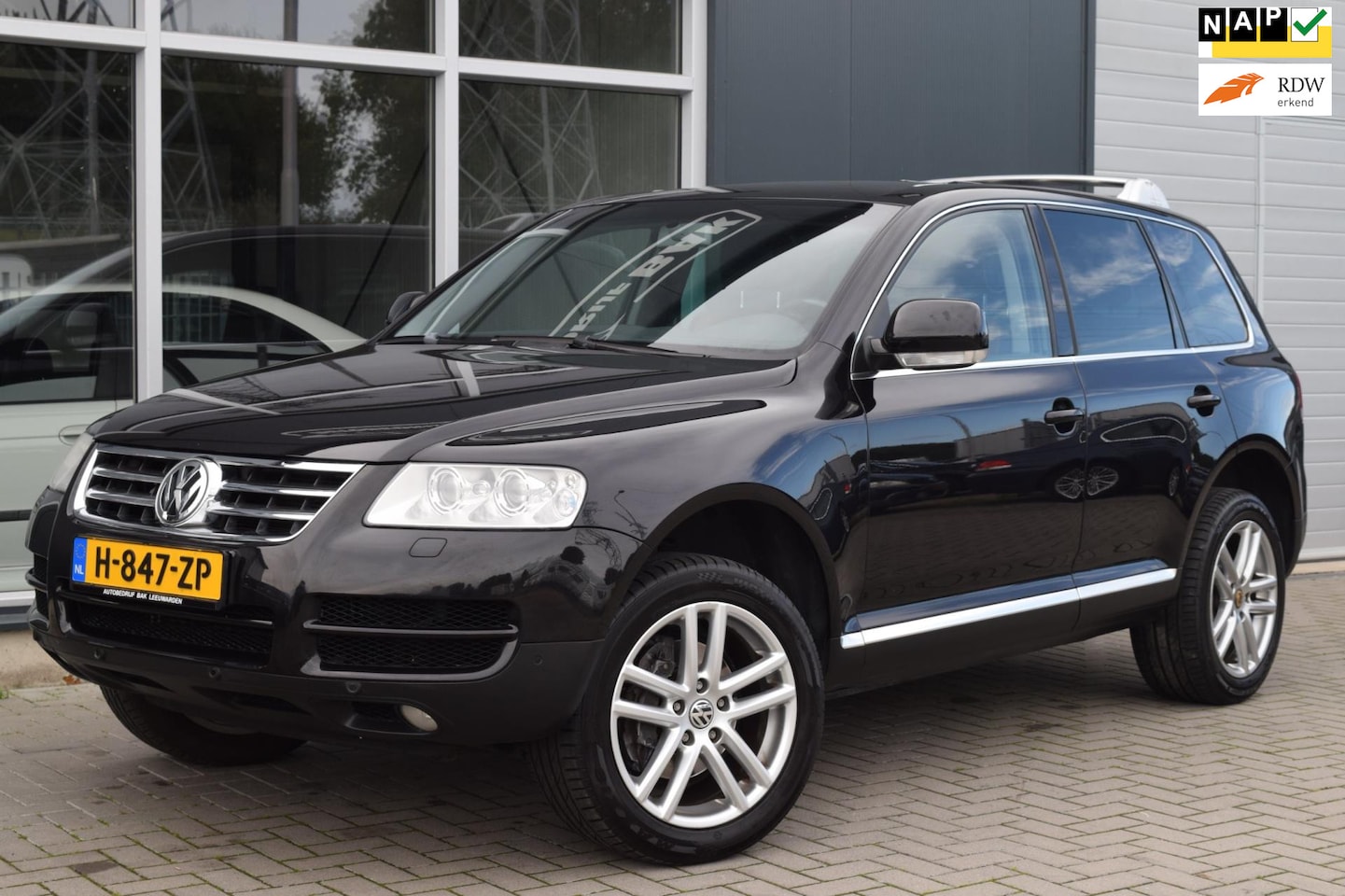 Volkswagen Touareg - 3.2 V6 Individual | Automaat | Leder | APK 8-2026 ! - AutoWereld.nl