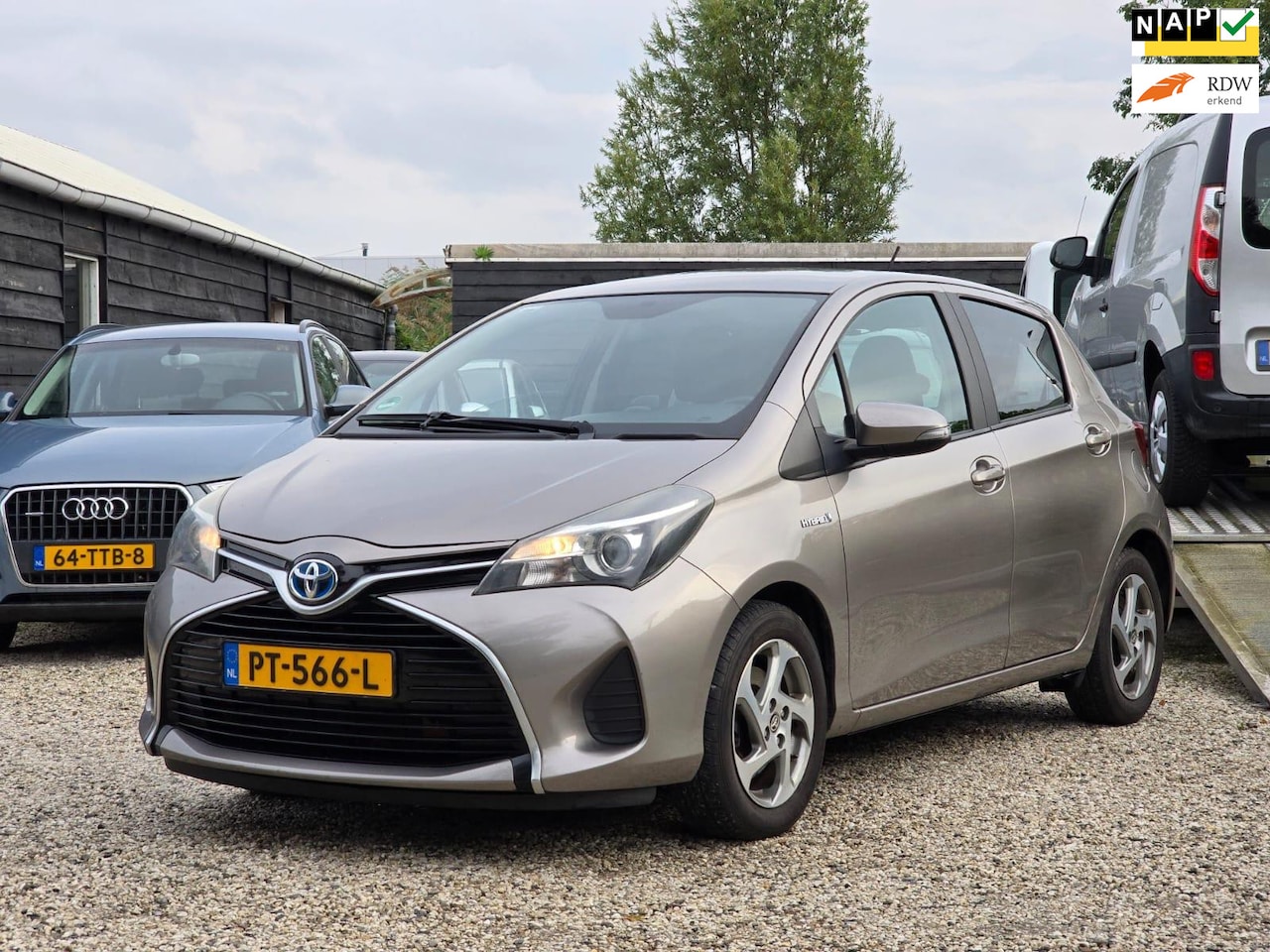 Toyota Yaris - 1.5 Hybrid Now Camera/Trekhaak/Cruise - AutoWereld.nl