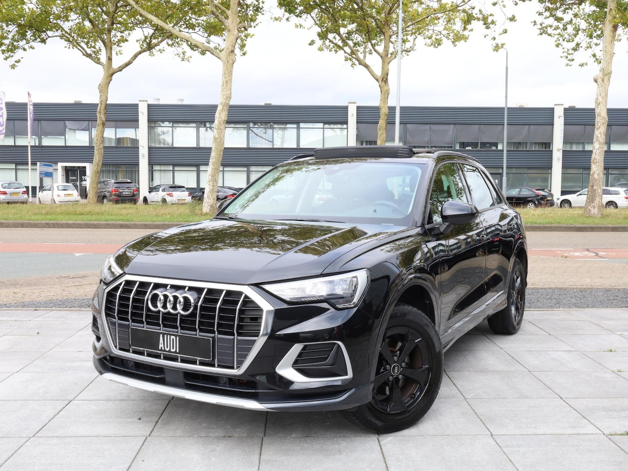 Audi Q3 - 35 TFSI Panoramadak | Virtual Cockpit | Adaptive Cruise | Stoelverwarming | 17"Inch | - AutoWereld.nl
