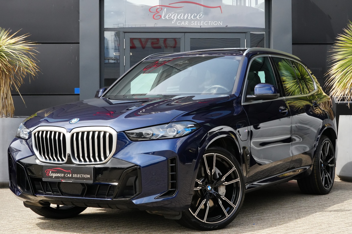 BMW X5 - xDrive50e M Sport 489pk Panoramadak/VRview/Innovation - AutoWereld.nl