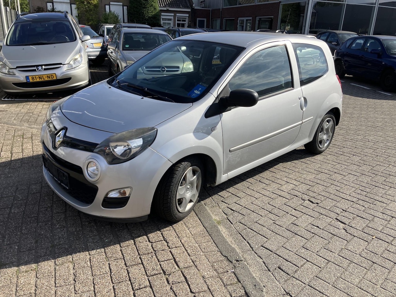 Renault Twingo - 2013 betreft op Duits kenteken tegen meer prijs op Nederlands kenteken - AutoWereld.nl