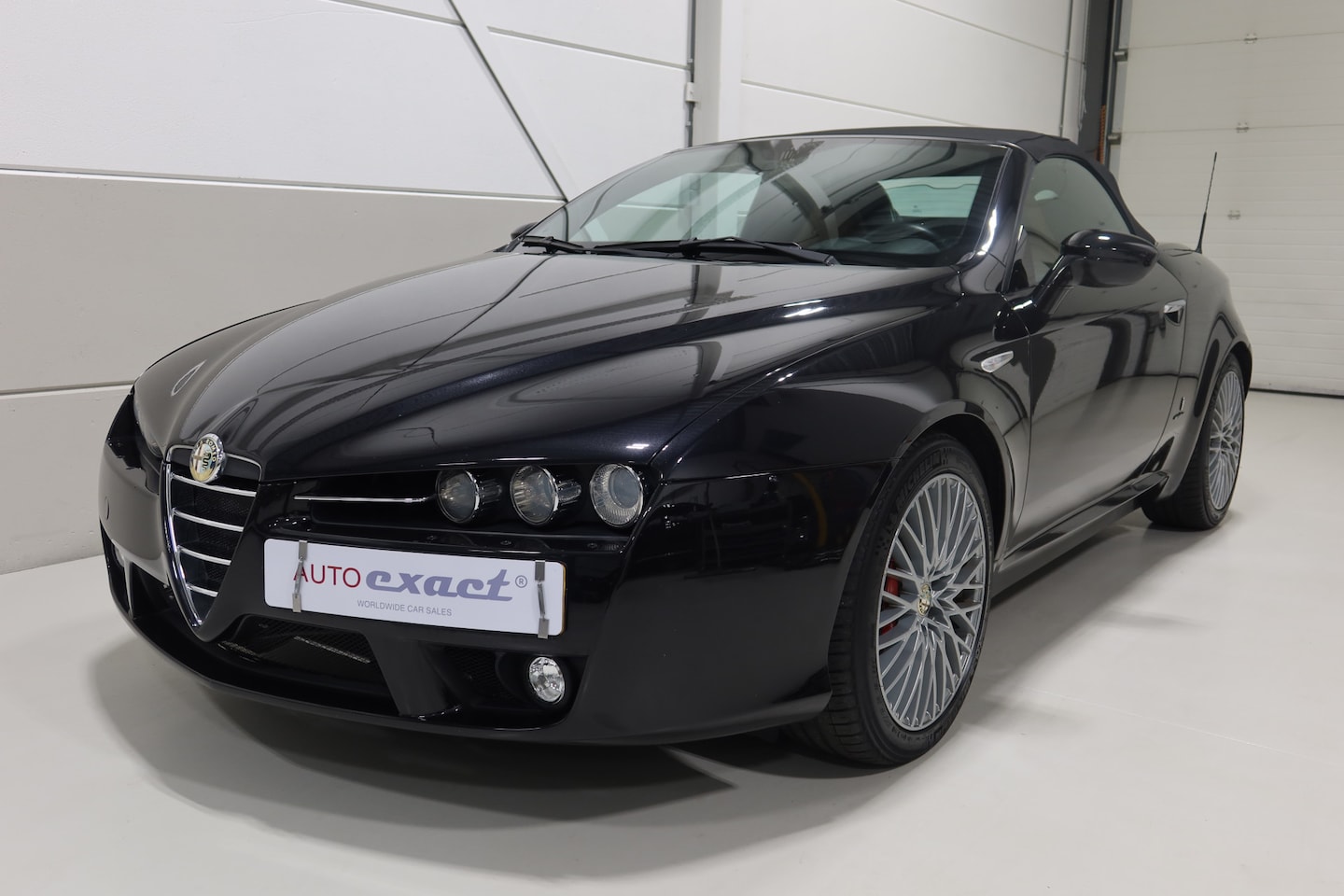 Alfa Romeo Spider - 3.2 JTS Q4 Exclusive I Groot onderhoud nieuw I Lage kilomerstand - AutoWereld.nl