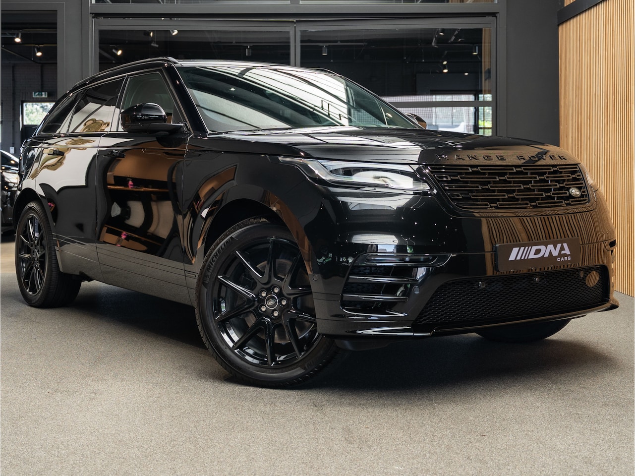 Land Rover Range Rover Velar - P400e AWD Autobiography PHEV 2.0 P400e Pano Volleder Black-Pack - AutoWereld.nl