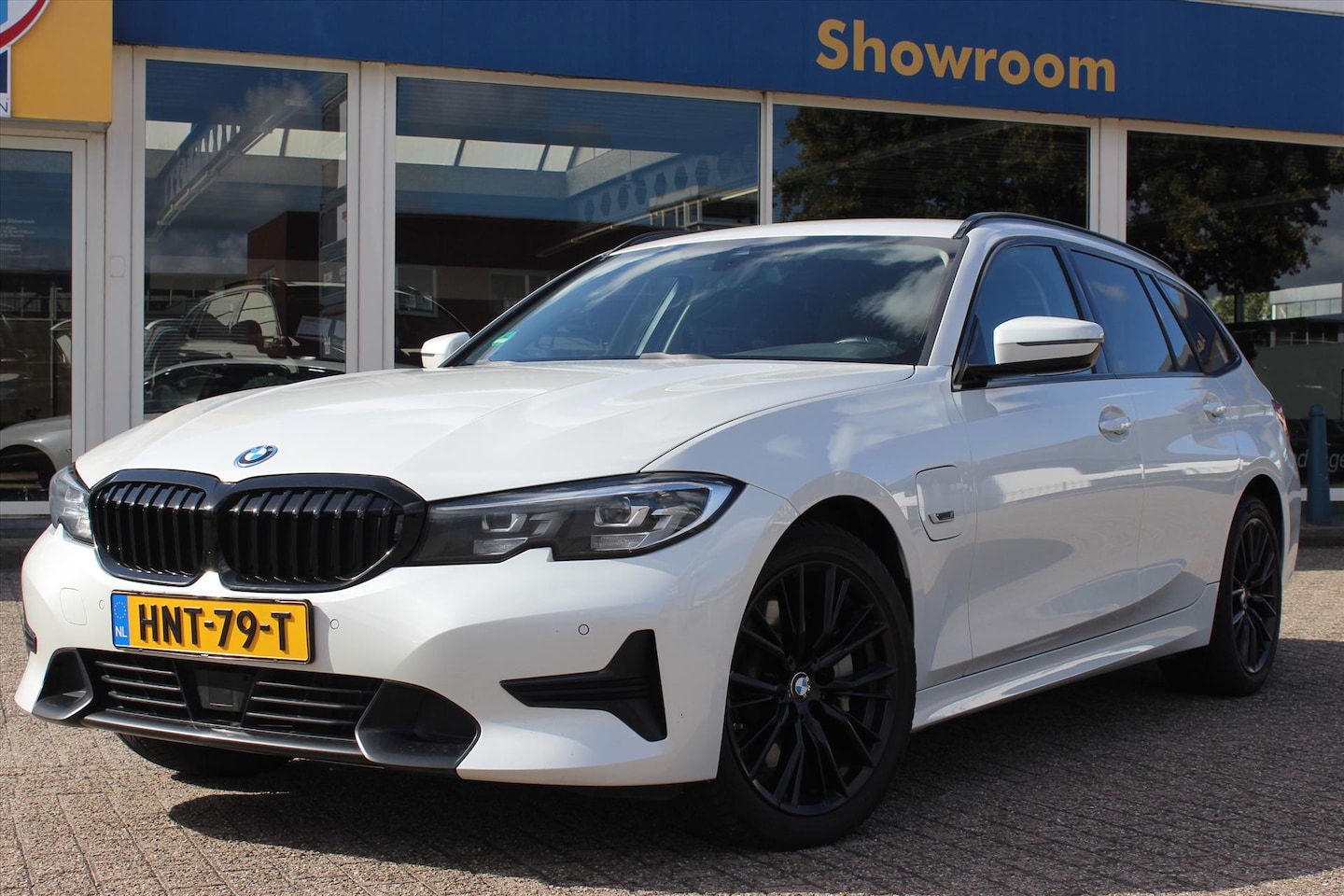 BMW 3-serie Touring - (g21) 330e 292pk Aut Business Edition Plus | 18"Lmv | - AutoWereld.nl