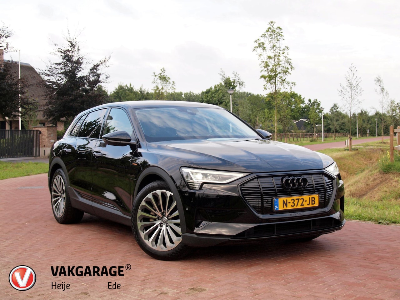 Audi e-tron - 55 quattro edition 95 kWh | Cruise Control | Parkeersensoren | DAB | NL-Auto | - AutoWereld.nl