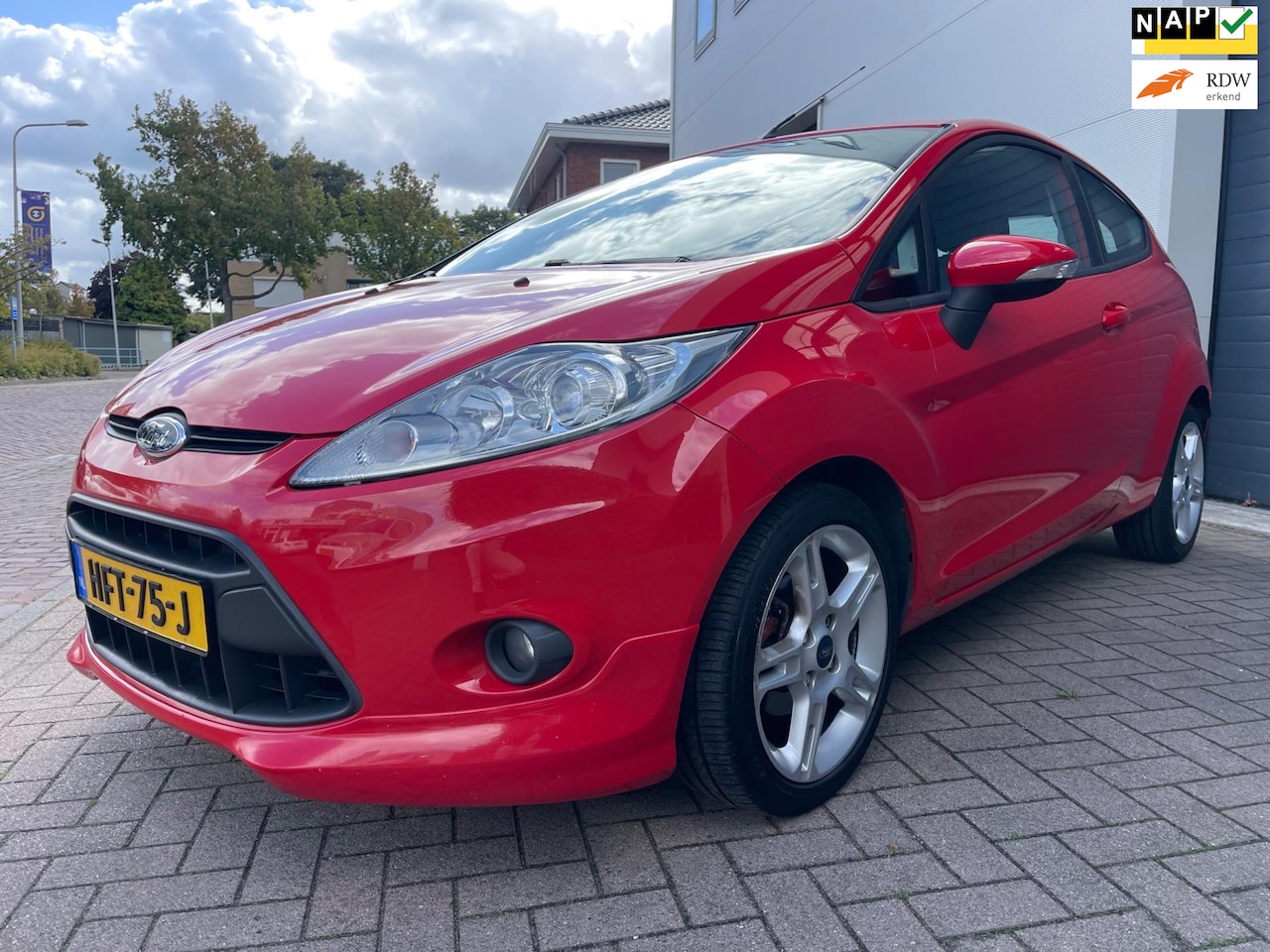 Ford Fiesta - 1.4 Trend/Sport-pakket/AUX/Climate-c/Leuke auto - AutoWereld.nl