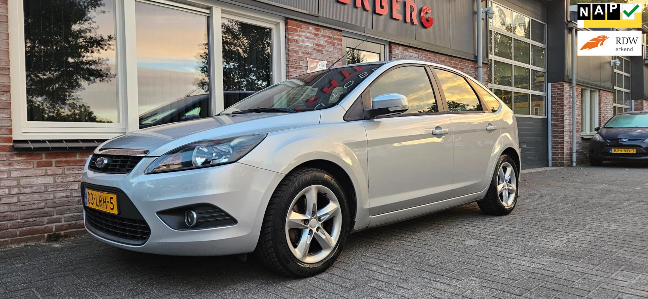 Ford Focus - 1.6 Comfort Trekhaak! Airco! Cruise Control! Nette Auto! Dealer Onderhouden! - AutoWereld.nl