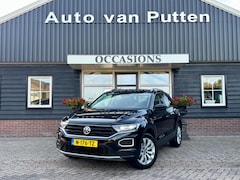 Volkswagen T-Roc - 1.5 TSI Sport / Automaat / Navigatie / LED / Camera / Dodehoek detectie / PDC /