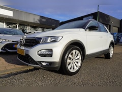 Volkswagen T-Roc - 1.0 TSI 115pk T-Roc Style Business Apple Carplay Navigatie