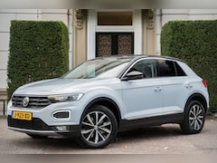 Volkswagen T-Roc - 1.5 TSI Sport TREKHAAK | DIG. DISPLAY | CAMERA | CARPLAY