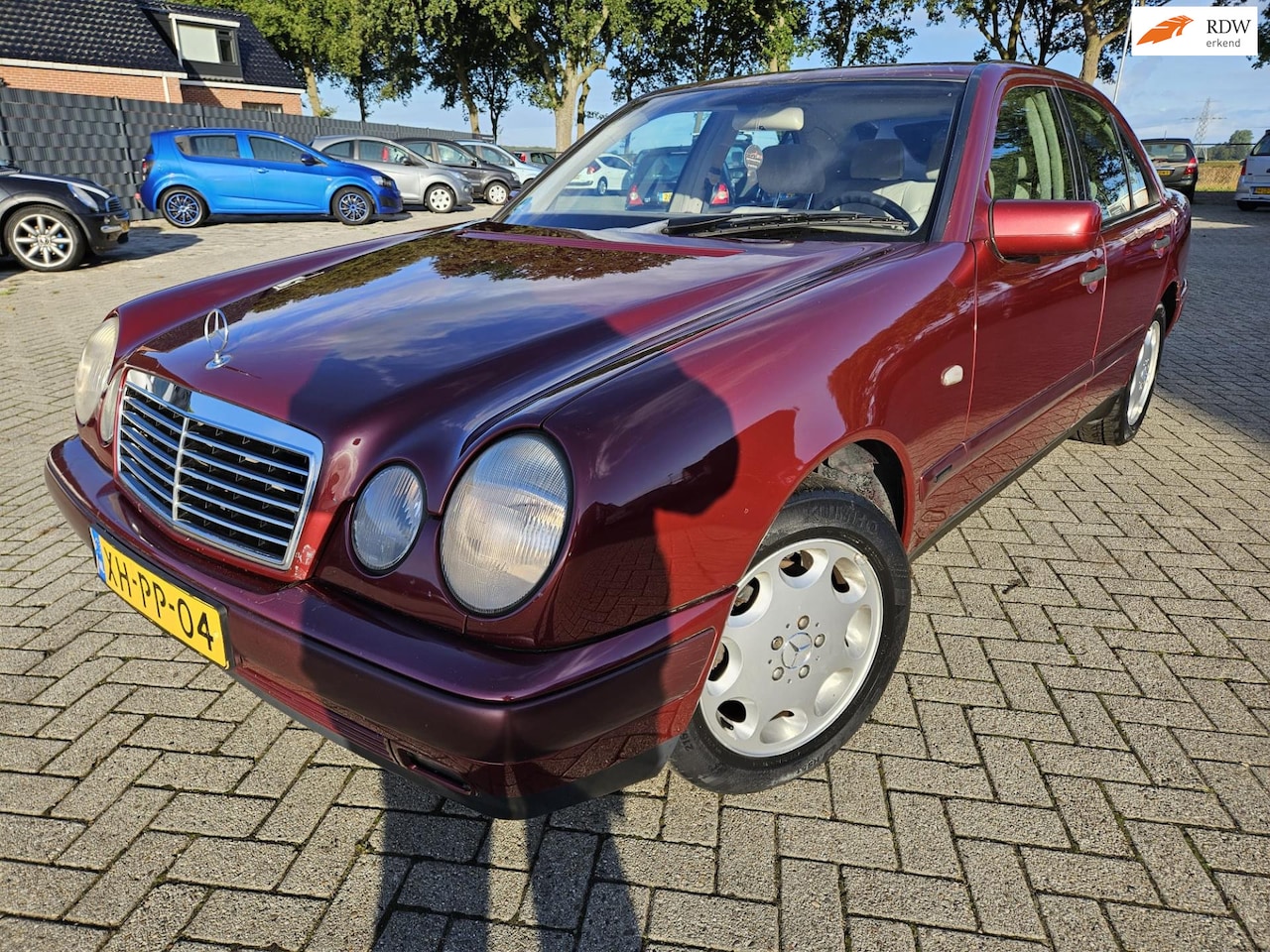 Mercedes-Benz E-klasse - 240 Classic 1998. Airco/Cruise/Trekhaak etc.. APK 09-2026 - AutoWereld.nl