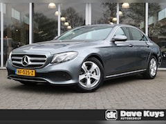 Mercedes-Benz E-klasse - 200 Avantgarde | Widescreen | Trekhaak | Schuifdak | Sfeerverlichting