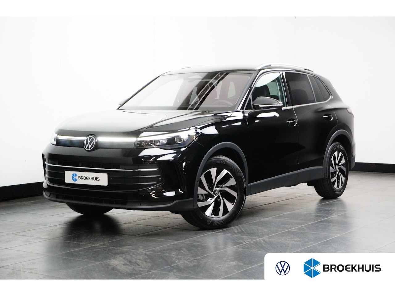 Volkswagen Tiguan - 1.5 TSI 150PK TREKHAAK | APP. CONNECT | NAVY BIJ APP | LED | CRUISE - AutoWereld.nl