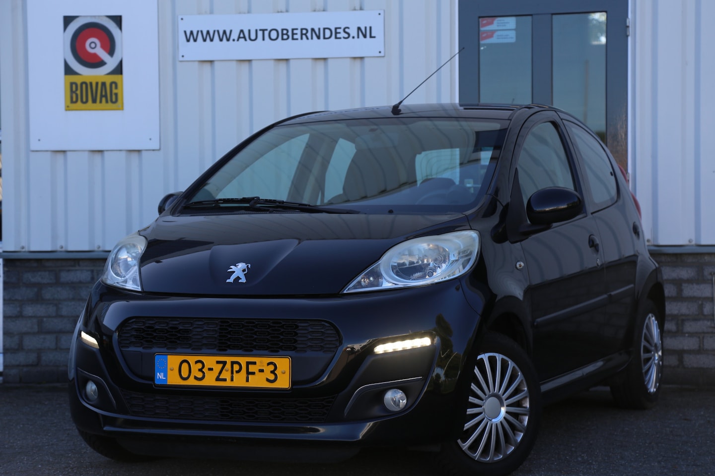 Peugeot 107 - 1.0 Active 5 Deurs*NL-Auto*Airco/Stuurbekrachtiging/Elek. Ramen* - AutoWereld.nl