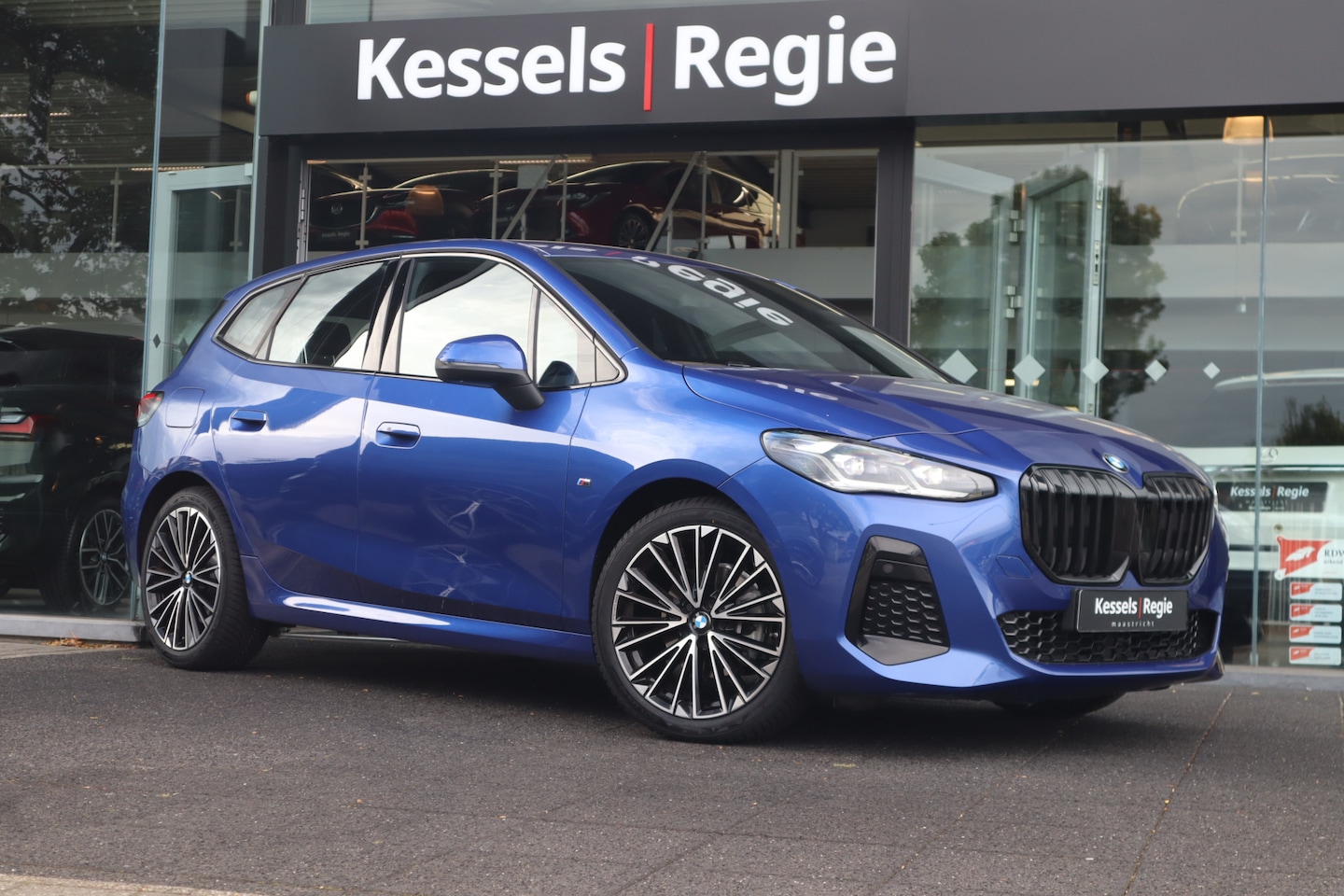 BMW 2-serie Active Tourer - 218i Automaat M-sport Memory H&K Keyless Camera - AutoWereld.nl