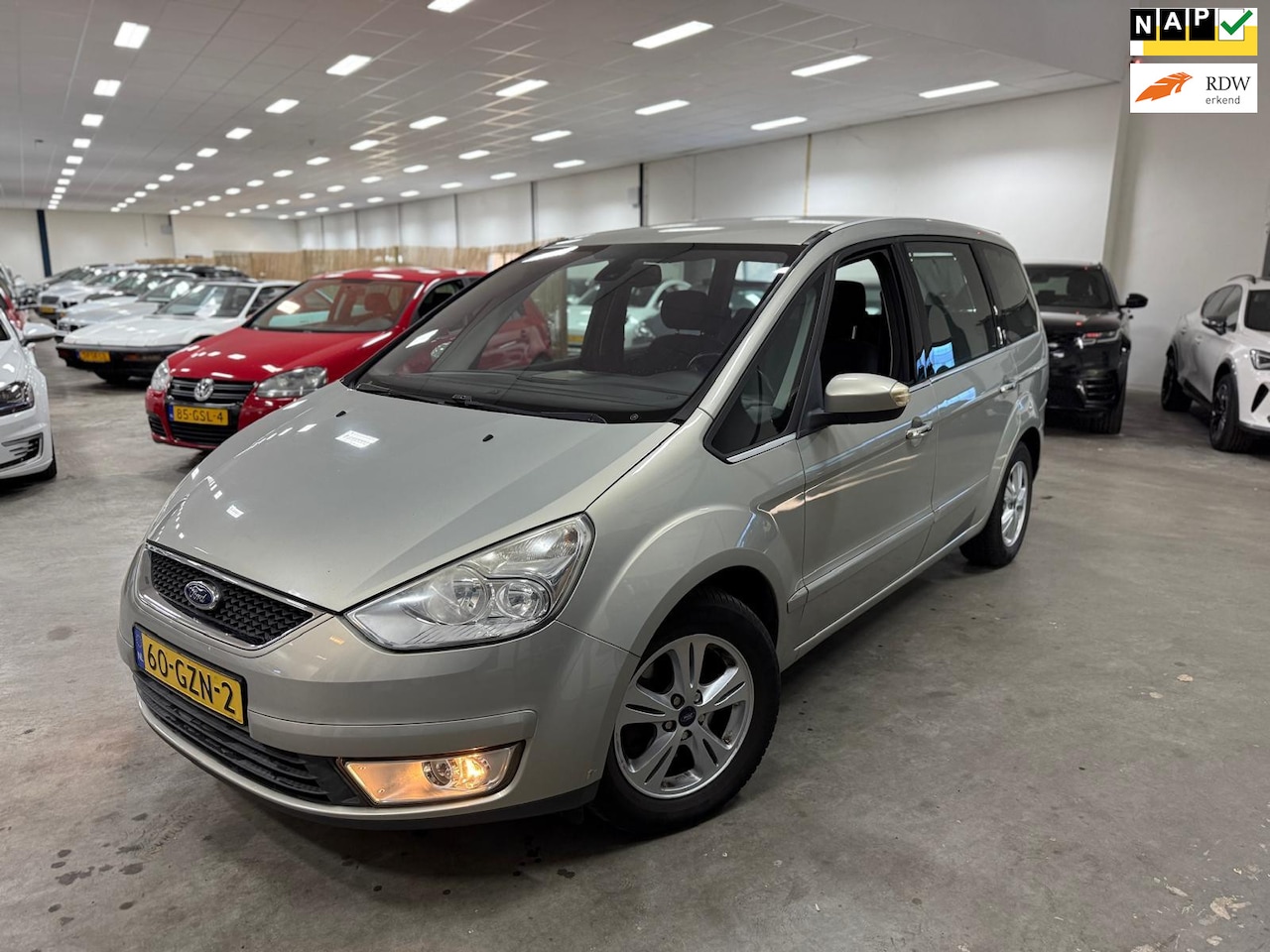 Ford Galaxy - 2.3-16V Ghia / AUTOMAAT / 7 ZITTER / NETTE AUTO - AutoWereld.nl