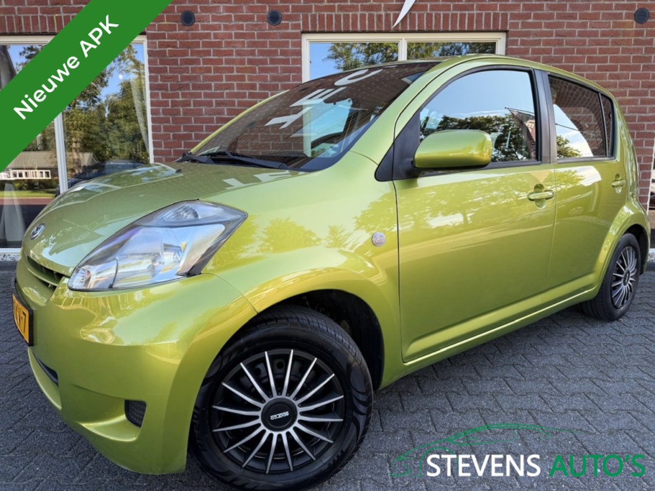 Daihatsu Sirion 2 - 1.0-12V Premium NIEUWE APK / RIJDT GOED / AIRCO / ELEK.RAMEN+SPI - AutoWereld.nl