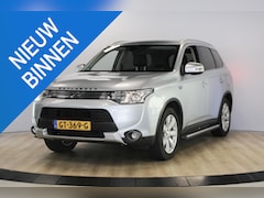 Mitsubishi Outlander - 2.0 PHEV Business Edition X-Line | Trekhaak | Camera | Nieuwe APK