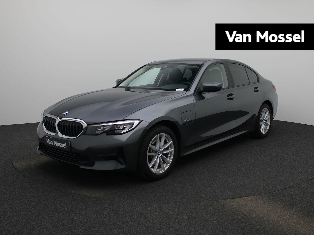 BMW 3-serie - 320e High Executive | Automaat | Navigatie | Leder | Elektrische Achterklep | Elektrische - AutoWereld.nl