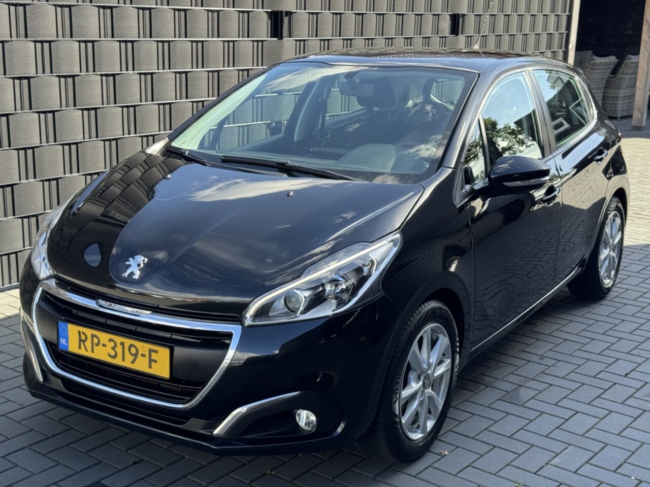 Peugeot 208 - 1.2 PureT. Blue Lion| 5DRS| NAVI| CLIMA| CRUISE| LM| NAP - AutoWereld.nl