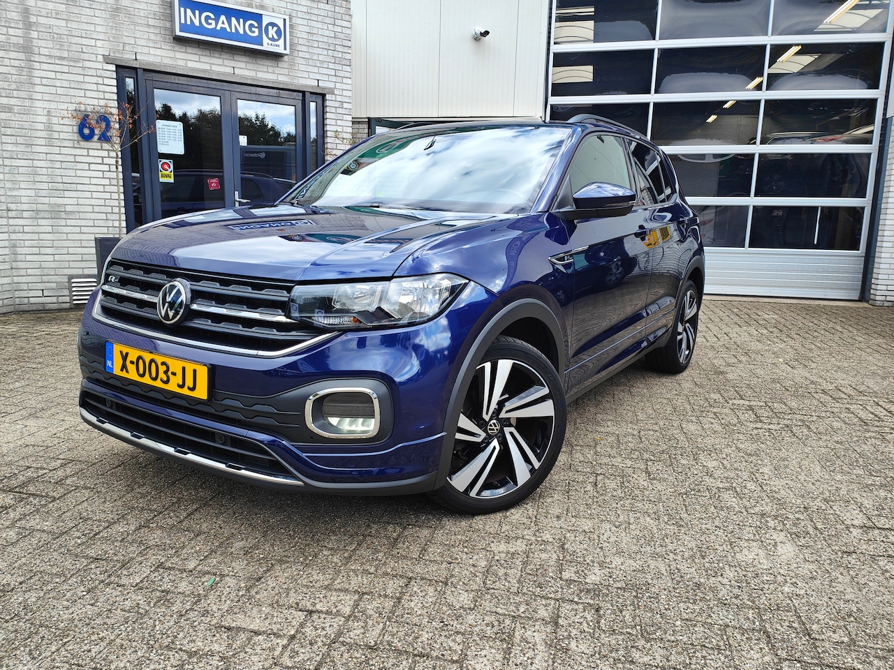 Volkswagen T-Cross - 1.0 TSI 110pk 2x R-Line | Dsg automaat | adaptive cruise | Carplay - AutoWereld.nl