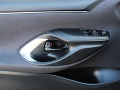 Toyota Yaris - 1.5 Hybrid Comfort Aut Carplay Automatische Airco Safety Sense Adaptieve lampen Verkeerbor
