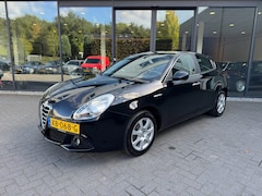 Alfa Romeo Giulietta - 1.4T 120pk Progression, Clima, Cruise, LMV, Trekhaak, Elekt Pakket,