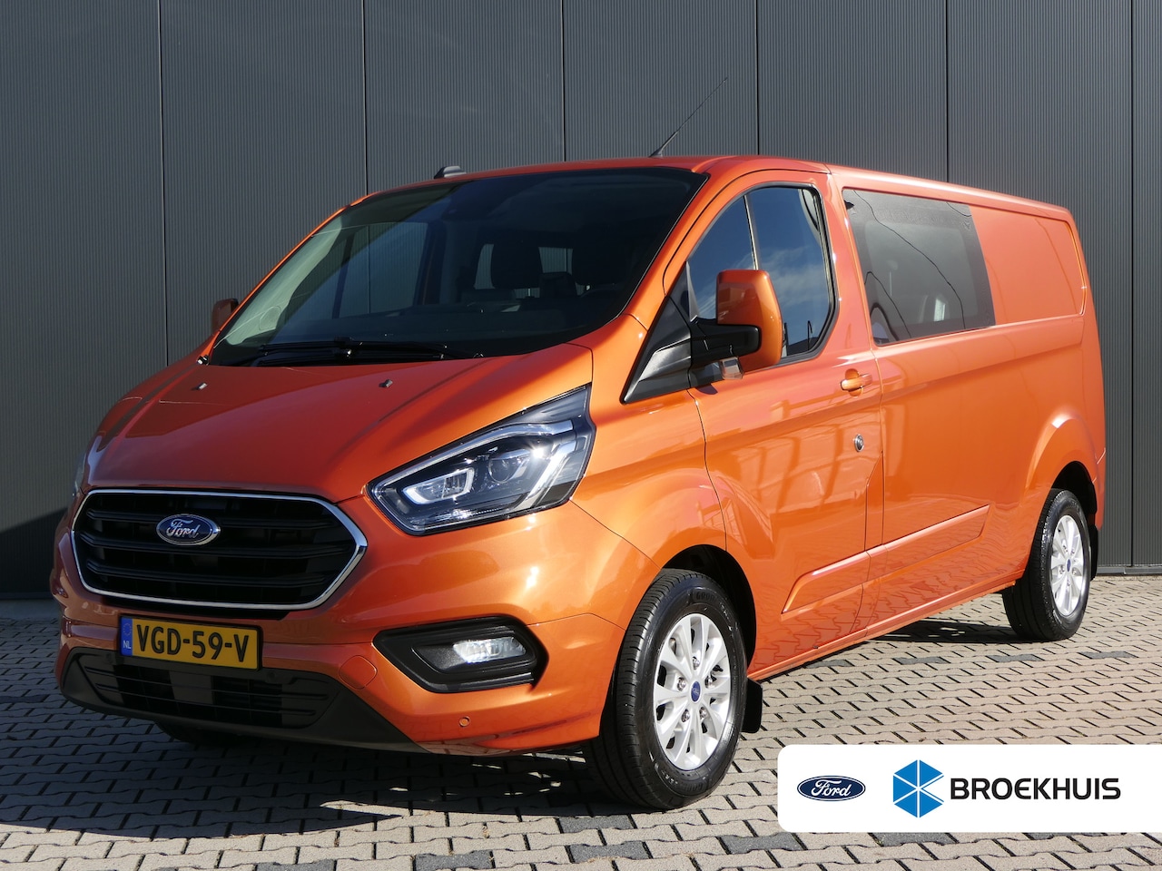Ford Transit Custom - 300 2.0 TDCI L2H1 Limited DC | Dubbele Cabine | Bi-Xenon | Camera | BLIS | Trekhaak | 6 Pe - AutoWereld.nl