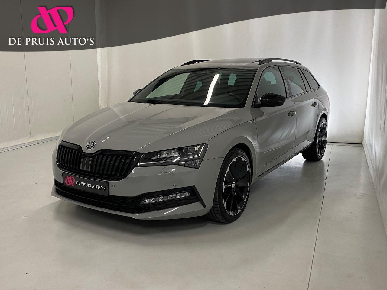 Skoda Superb - 2.0 TSI 4x4 Sportline Business 272 PK Pano RS Stoelen Standkachel Trekhaak Pano 19 Inch AC - AutoWereld.nl