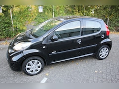 Peugeot 107 - 1.0-12V Millesim 200 5-deurs Airco 35dkm!  Elektrische ramen Centrale vergrendeling