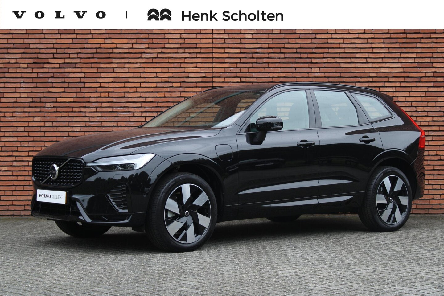 Volvo XC60 - T6 Plug-in hybrid AWD Ultra Dark | Trekhaak | Panoramadak | Harman Kardon | 360 Graden Cam - AutoWereld.nl