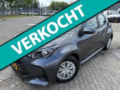 Toyota Yaris - 1.5 Hybrid 2022 ACTIVE 171 PK NAVI CARPLAY ACC CLIMA NAP