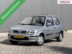 Nissan Micra - 1.0 Zilvergrijs | Trekhaak | Radio | Dakje