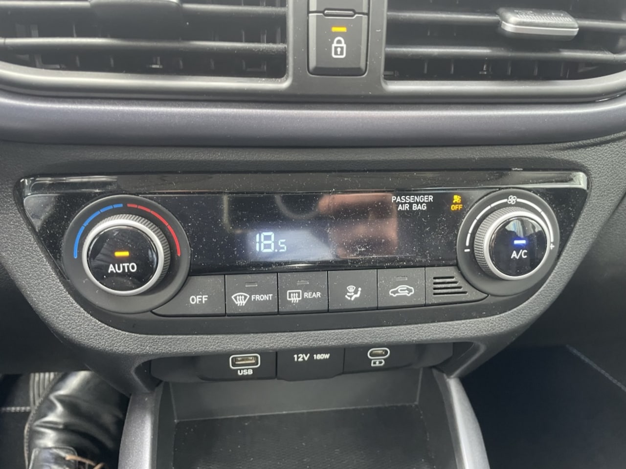 Hyundai i10 - 1.0 Premium*RIJKLAARPRIJS*
