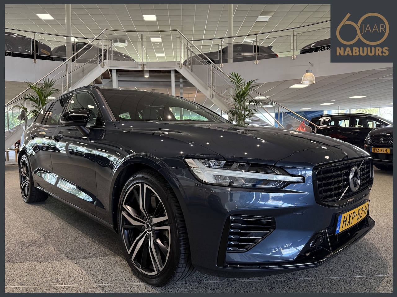 Volvo V60 - 2.0 T6 Plug-in hybrid AWD Plus Dark, Trekhaak, Adaptive - AutoWereld.nl
