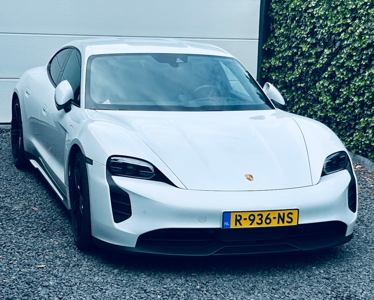 Porsche Taycan - 71 kWh - AutoWereld.nl