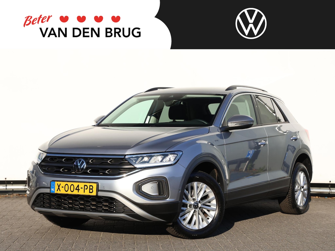 Volkswagen T-Roc - 1.0 TSI Life 110PK | Led | Digitaal dashboard | Navigatie | Camera | Parkeersensoren - AutoWereld.nl