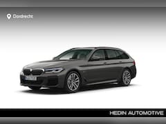 BMW 5-serie Touring - 530e M-Sport | Panorama | Comfortzetels | Head-Up | High Executive | Laser | 2023 | 2 jaar