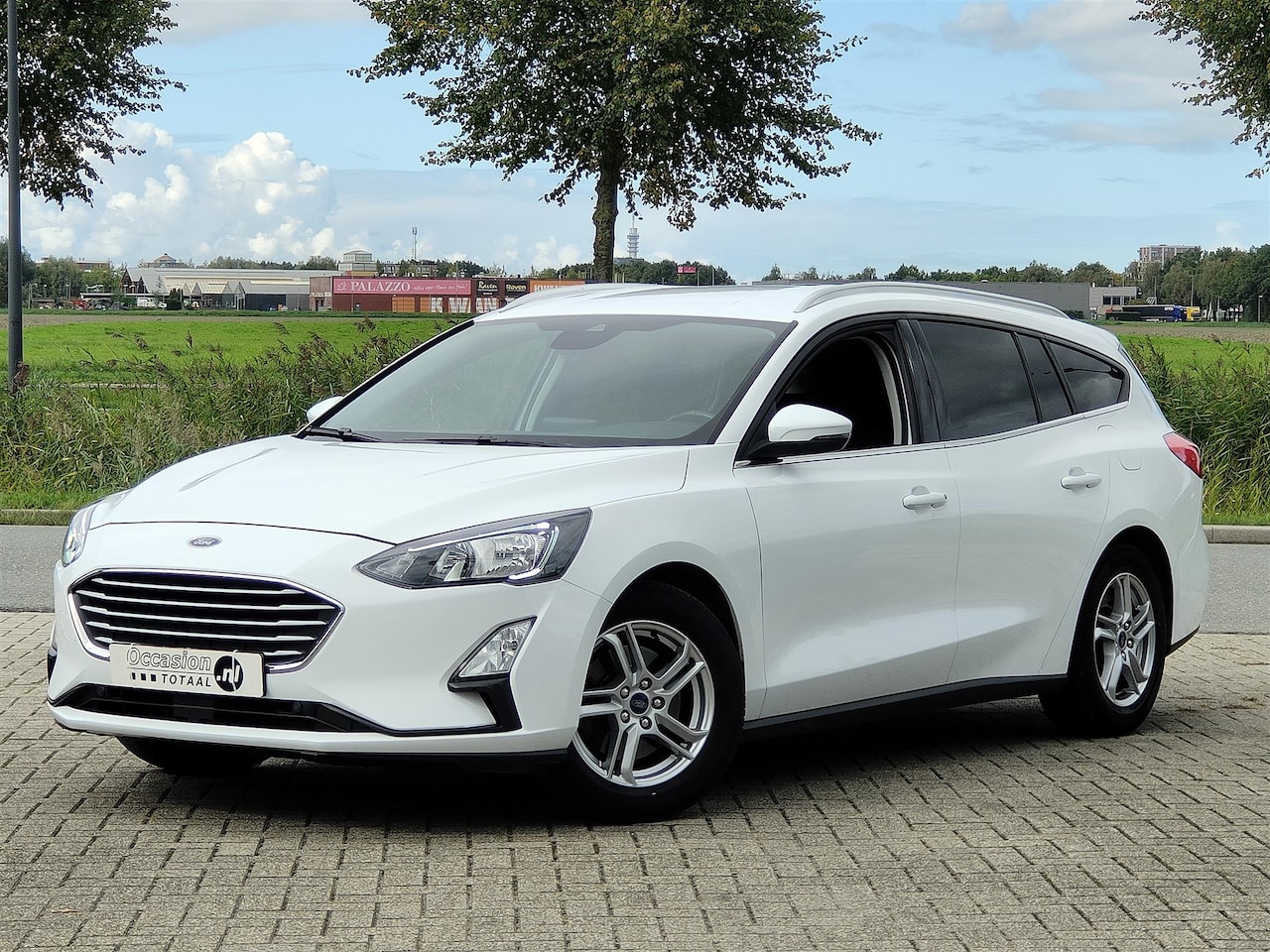 Ford Focus Wagon - 1.0 EcoBoost Trend Edition Business | Navi | Carplay | Lane Assist - AutoWereld.nl